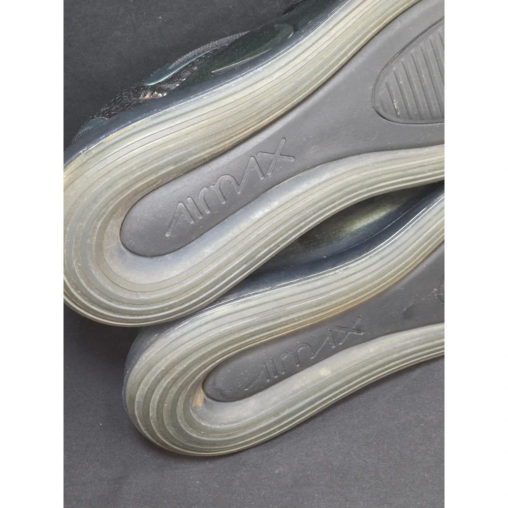 Nike‎ Air Max 720 Black Iridescent AR9293-002 Women's 11 Men's 9.5